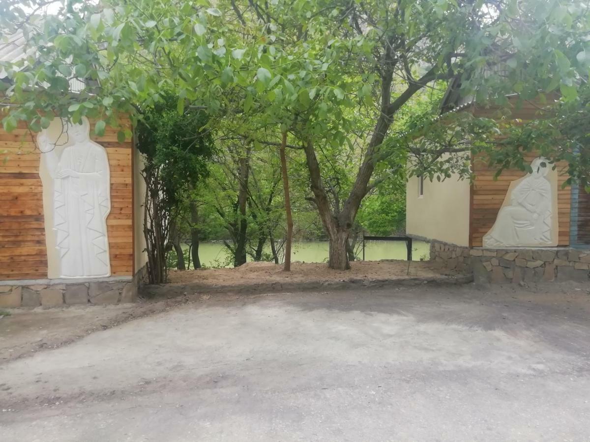 Park-Hotel Khoren'S Lake Areni エクステリア 写真